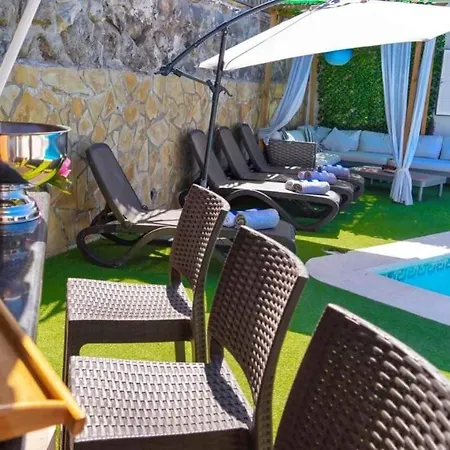 Lovely 4-bed With Ocean Views In Sueno Azul * Callao Salvaje