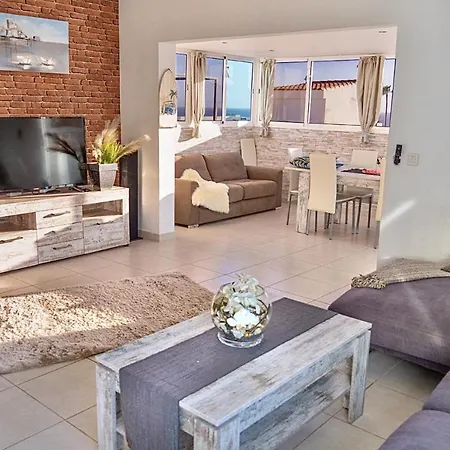 Lovely 4-bed With Ocean Views In Sueno Azul Villa Callao Salvaje