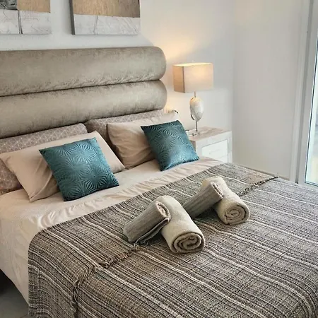 Lovely 4-bed With Ocean Views In Sueno Azul Willa